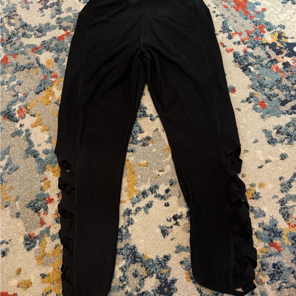 Black Capri Leggings with CutOut Design